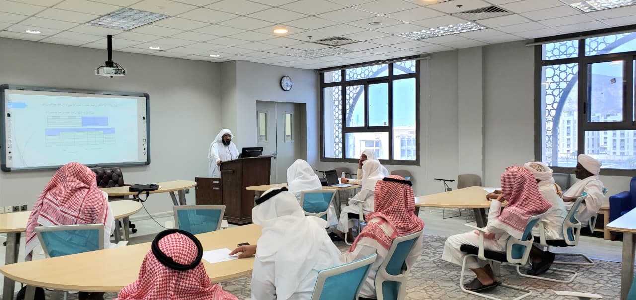 أقامت كلية الشريعة دورة تدريبية بعنوان ‏"إعداد خطط التحسين وتنفيذها ومتابعتها"